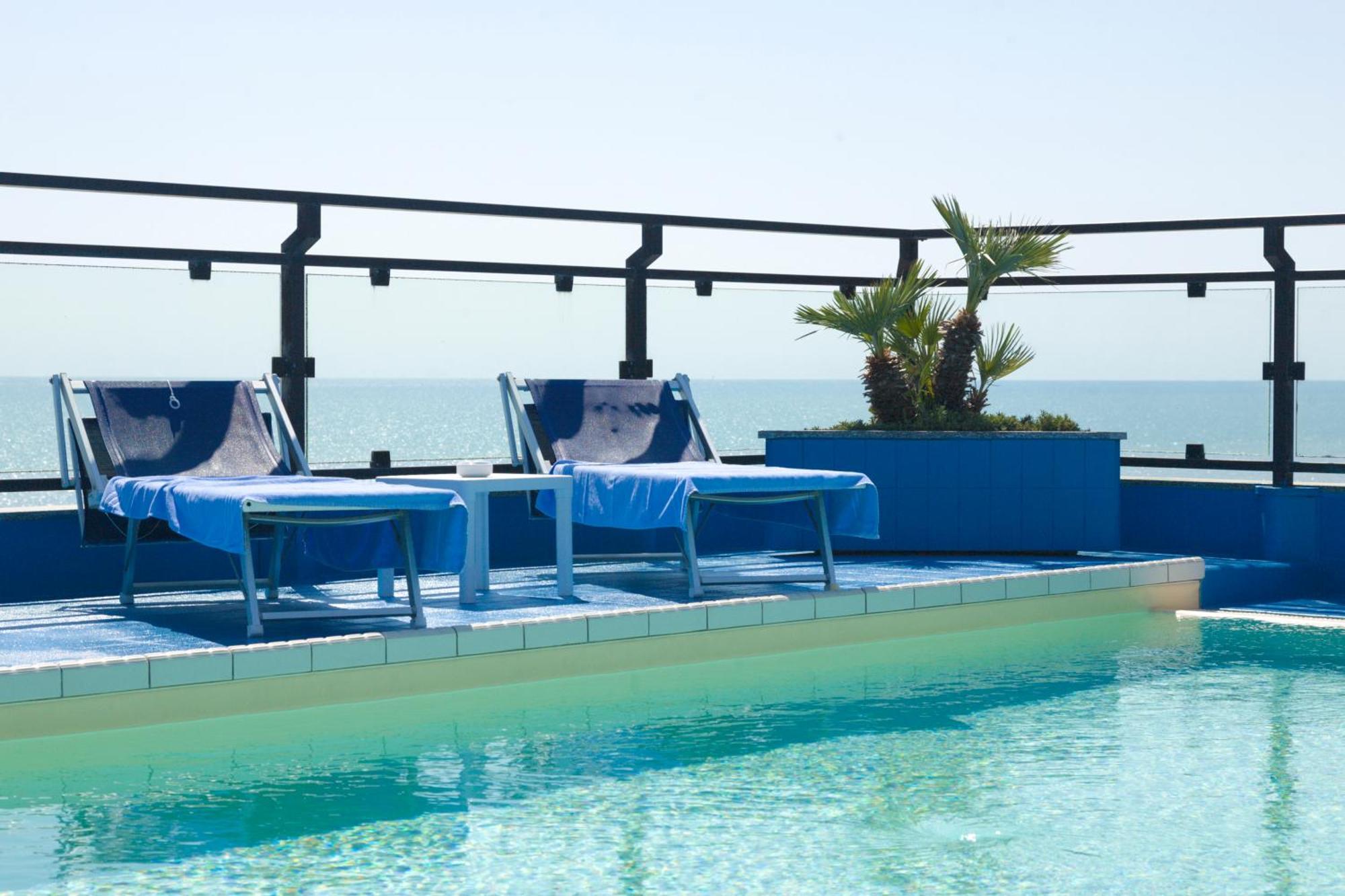 Hotel Royal Фермо Екстериор снимка