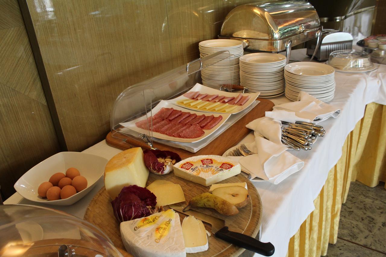 Hotel Royal Фермо Екстериор снимка