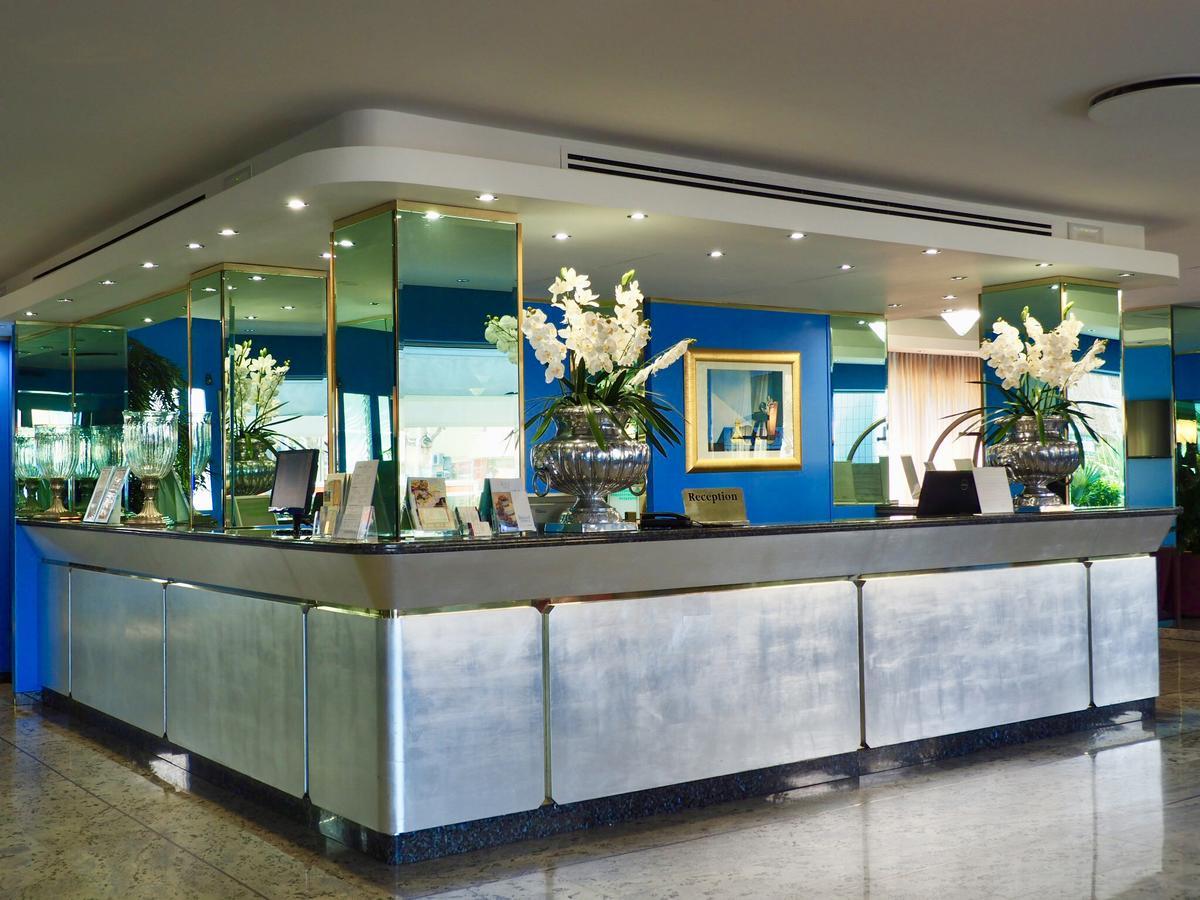 Hotel Royal Фермо Екстериор снимка