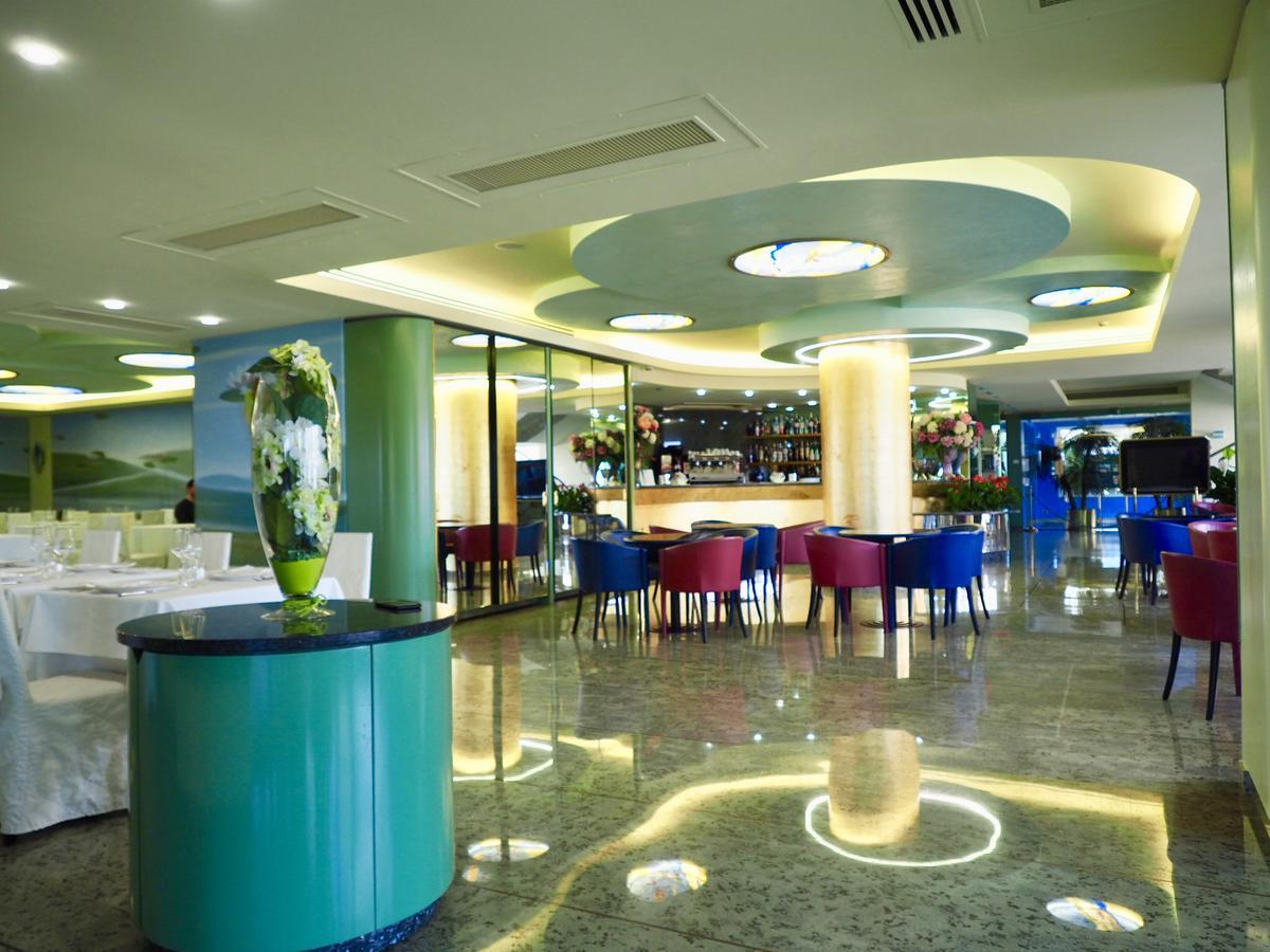 Hotel Royal Фермо Екстериор снимка