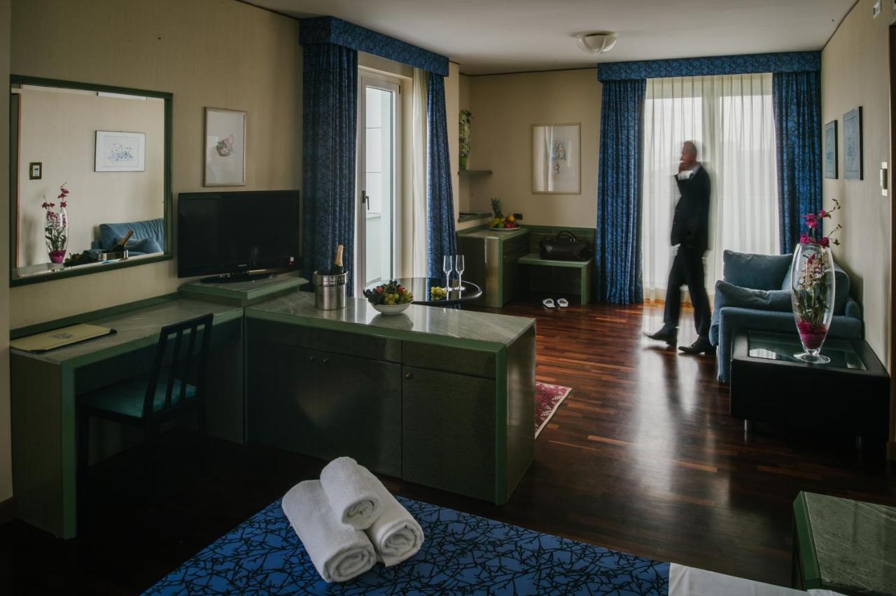 Hotel Royal Фермо Екстериор снимка