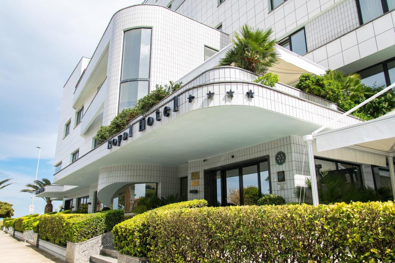 Hotel Royal Фермо Екстериор снимка