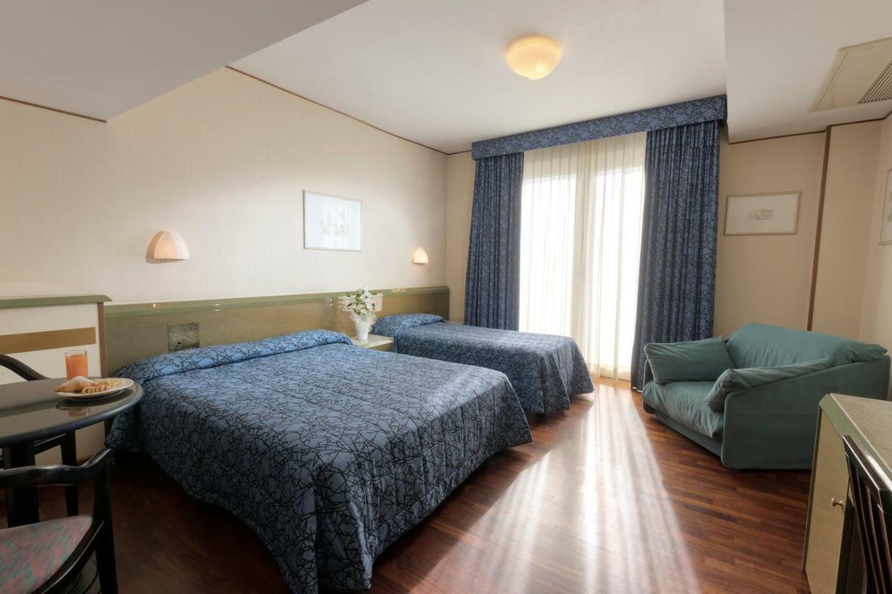 Hotel Royal Фермо Екстериор снимка